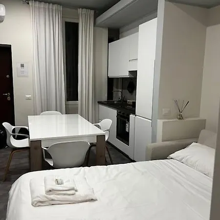10 Min Da Navigli E Centro Apartamento Milão
